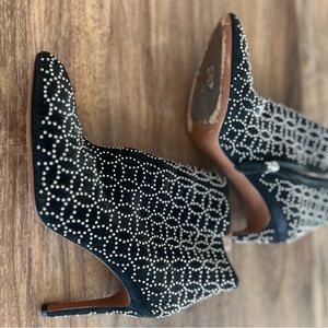 Alaia booty with silver accents